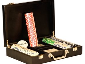Ξύλινη βαλίτσα Πόκερ με 200 μάρκες και 2 τράπουλες
